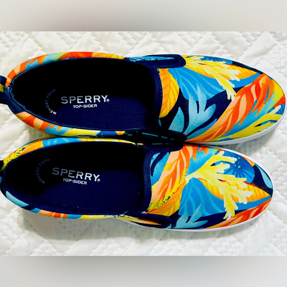 Sperry Slip On Women’s Size 7.5